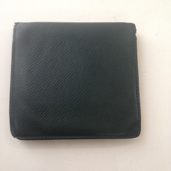 Louis Vuitton Green Taiga Leather Mens Wallet - Picture 5 of 10